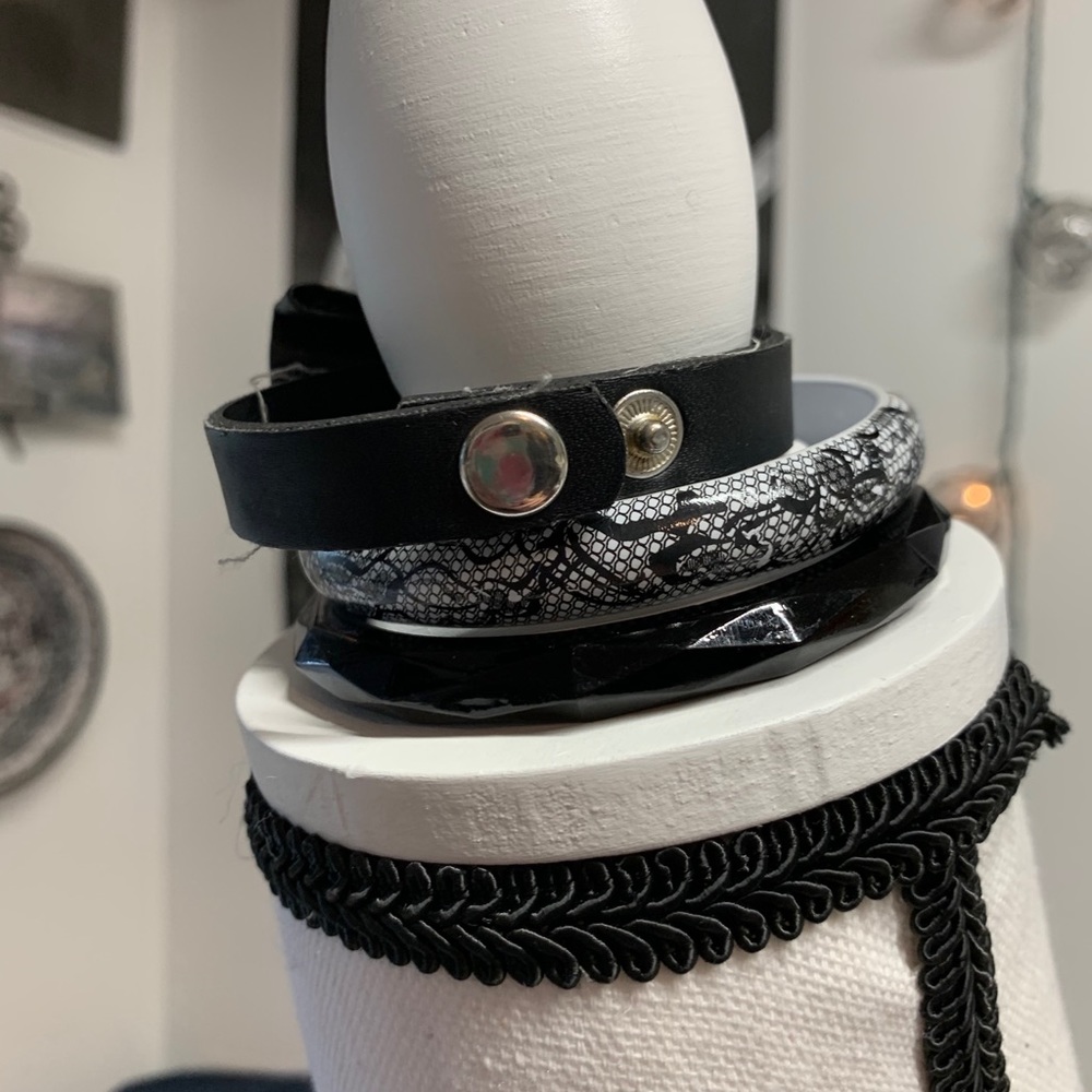 3 piece bangle set - Picture 2 of 2